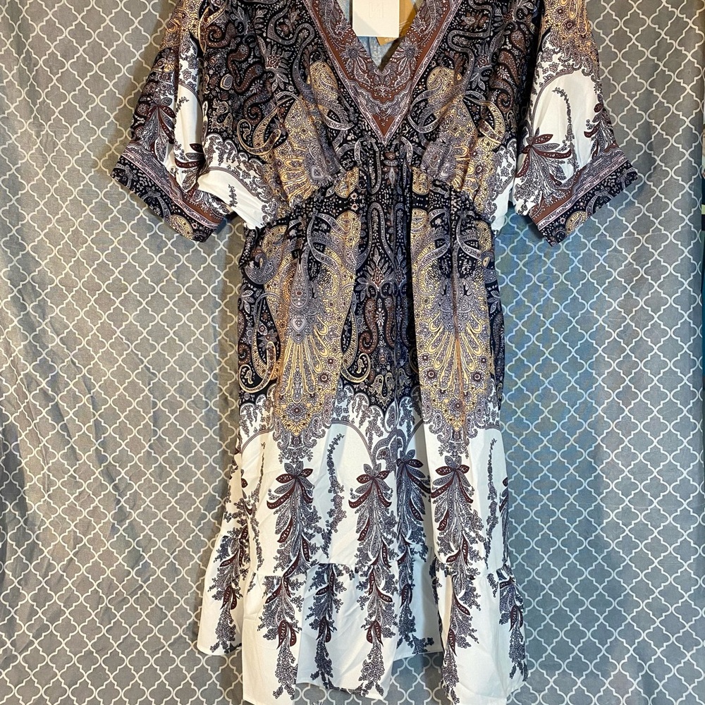 Chic Paisley V-Neck Midi Dress